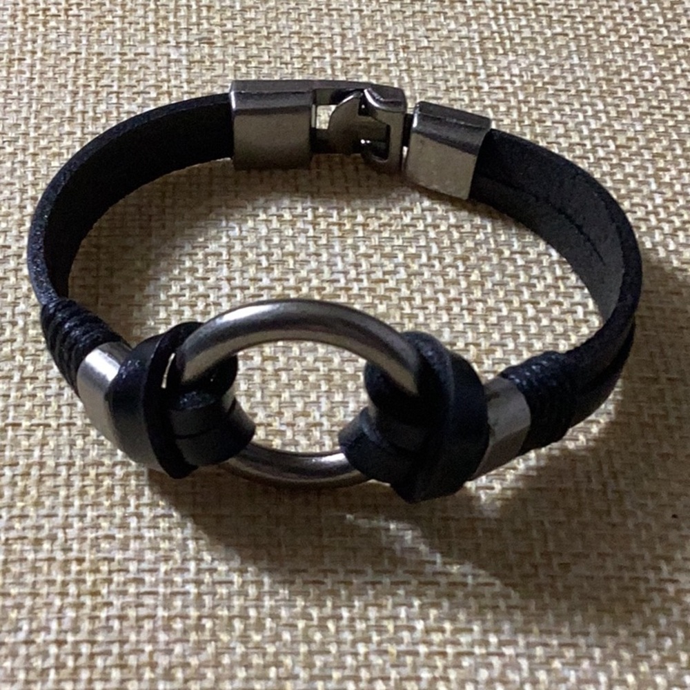 Men Black Leather Bracelet - Picture 3 of 5